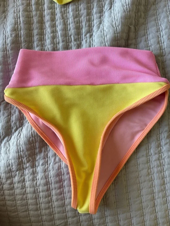 Beach Riot Ribbed Bikini - Picture 5 of 7